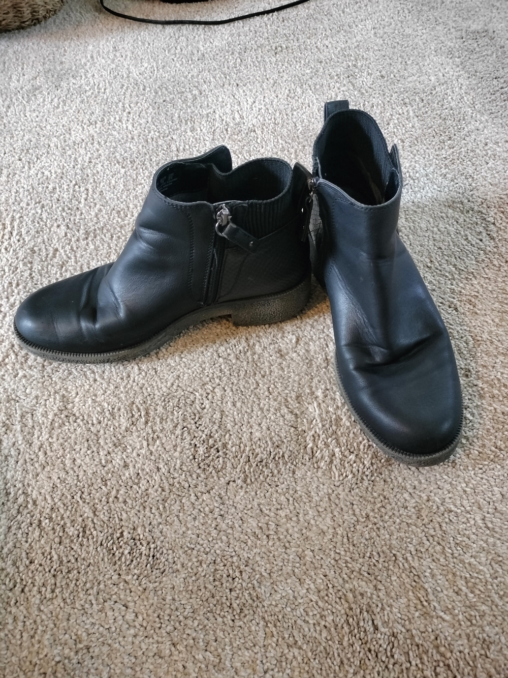 Dr. Scholl's Black Leather Ankle Boots with Side Zipper